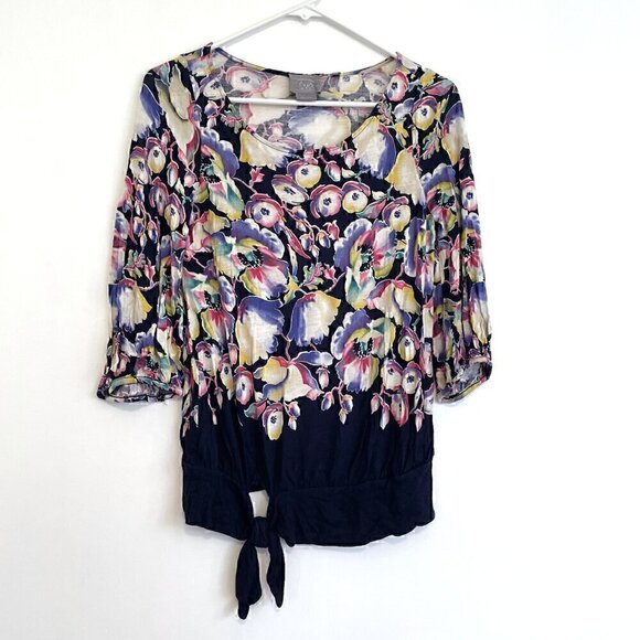 VANESSA VIRGINIA Luxe Blossoms Tee Navy Multi Floral Tie Knot 3/4 Sleeve Blouse - Picture 2 of 13